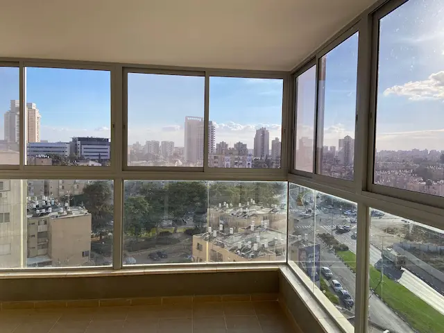 סגירת מרפסות